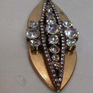 Unusual Eye Catching Well Made Goldtone & CZ Bling Leaf Shaped Pendant W Chain